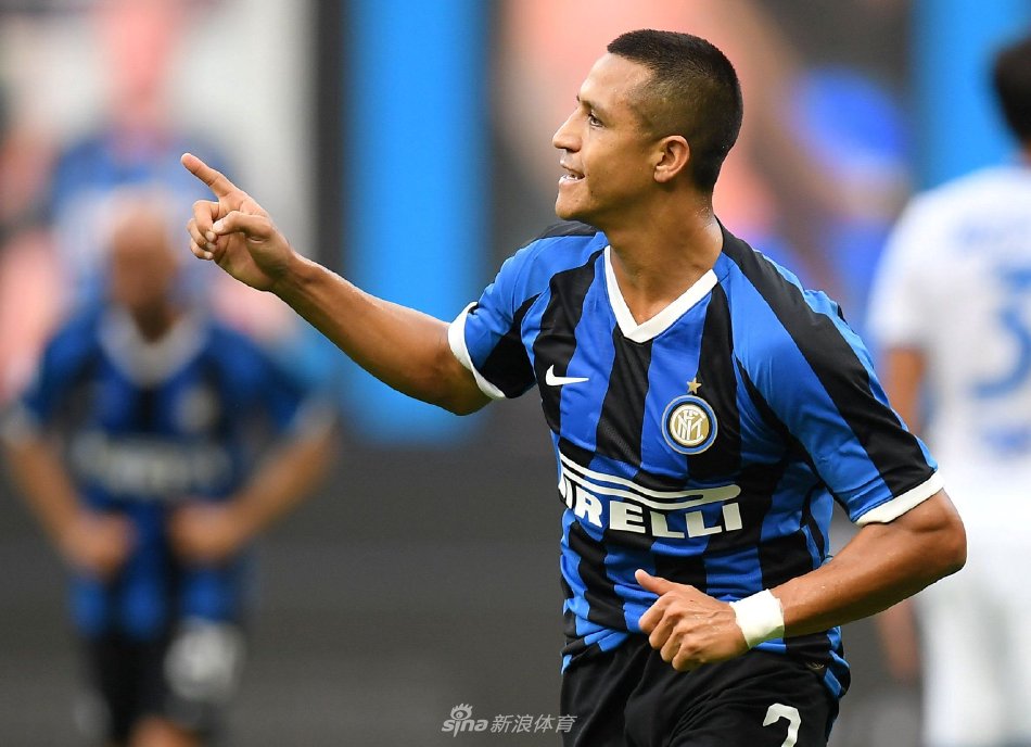 他回到中场 他回到中场