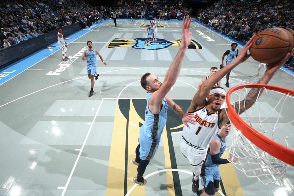 他与詹姆斯 他与詹姆斯