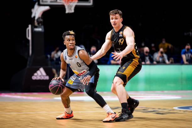 他具有极高 他具有极高