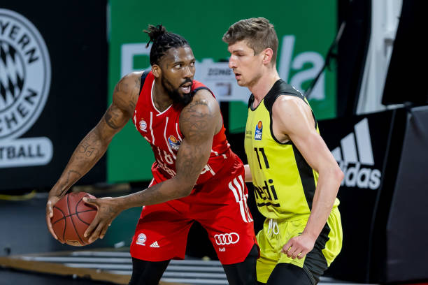 与此类似 与此类似